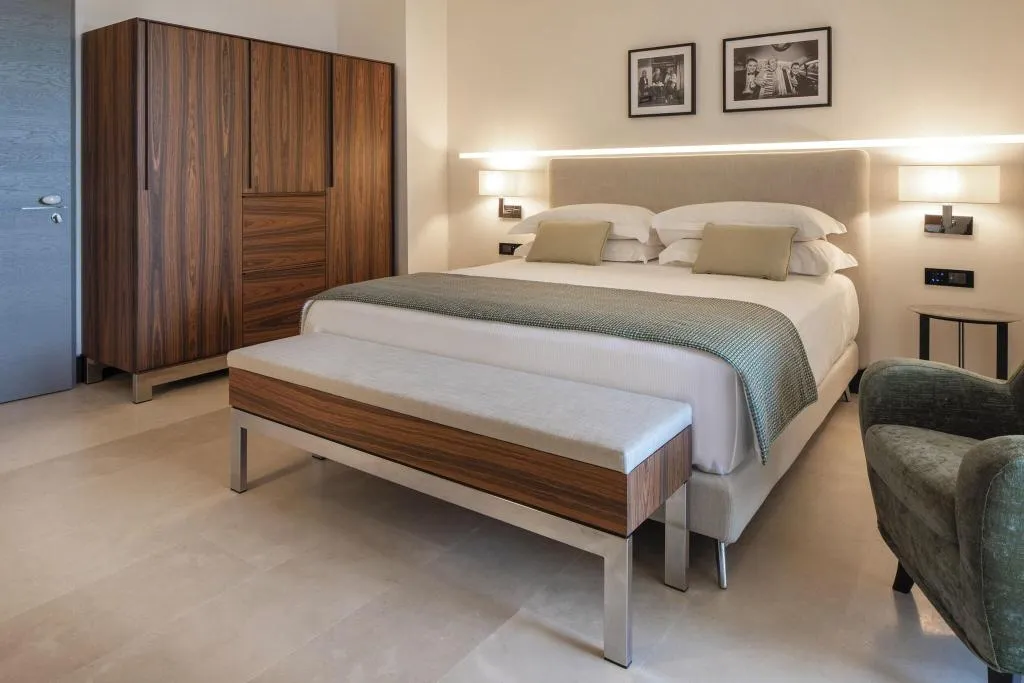 JUNIOR SUITE SEA VIEW Room, Grand Hotel Angiolieri, Naples