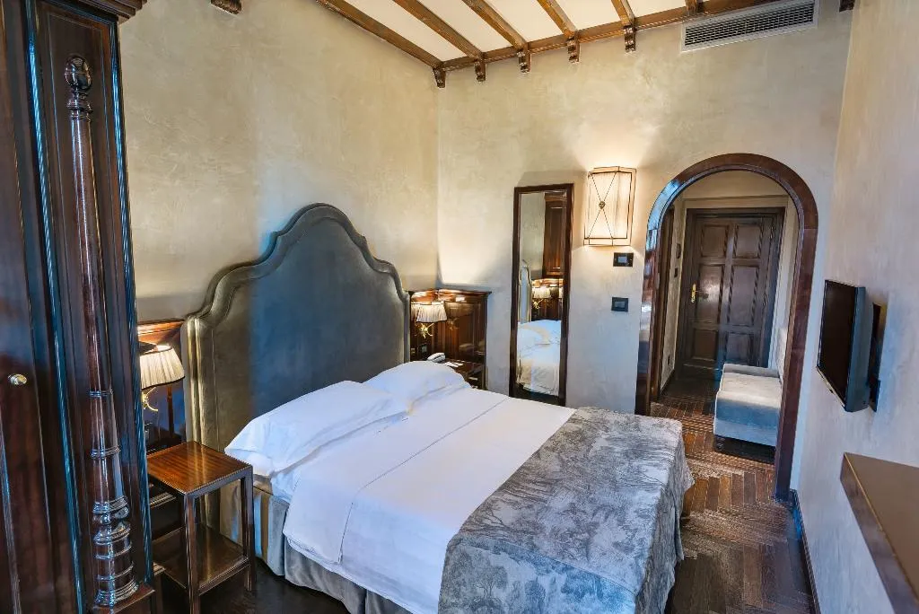 DOUBLE SINGLE USE BASIC Room, Grand Hotel Baglioni, Florence