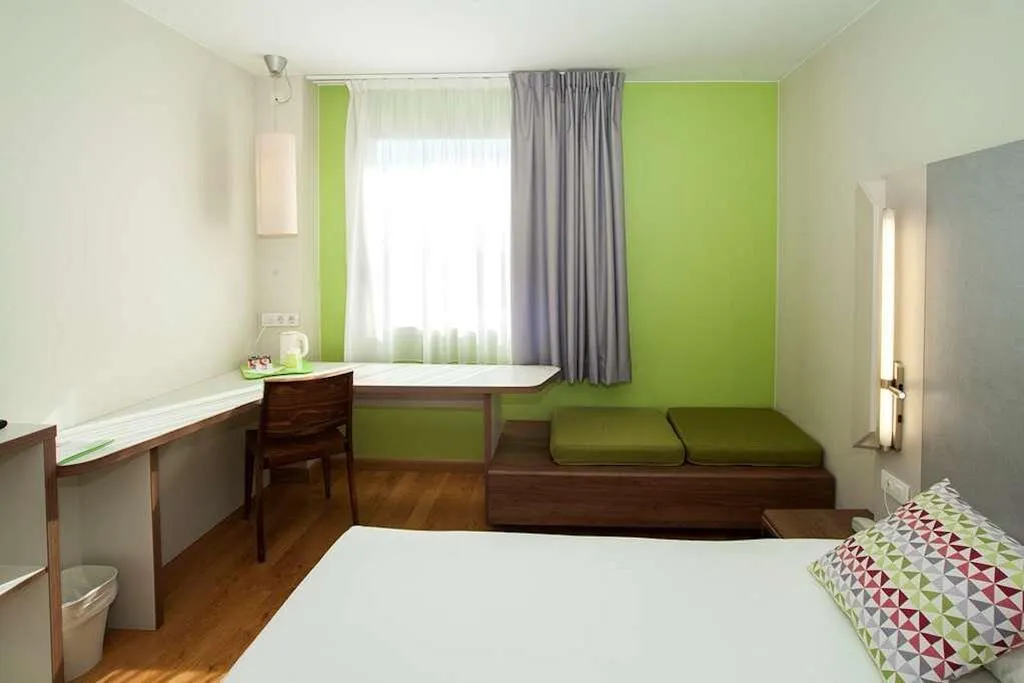DOUBLE STANDARD Room, Travelodge Cornella Fira, Barcelona