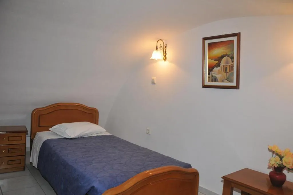 Double or Twin STANDARD Room, Aegean View, Santorini