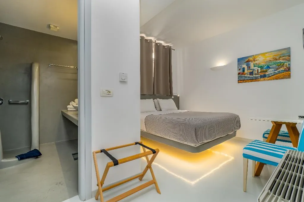 Double or Twin DELUXE Room, Central Fira Hotel, Santorini