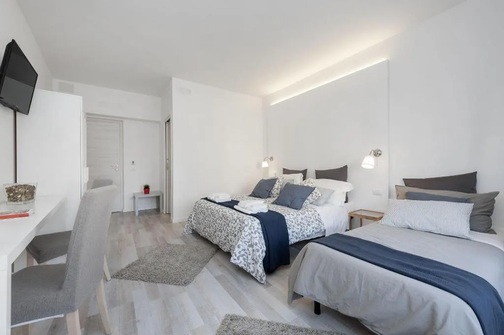 Room, De Guestibus, Rome
