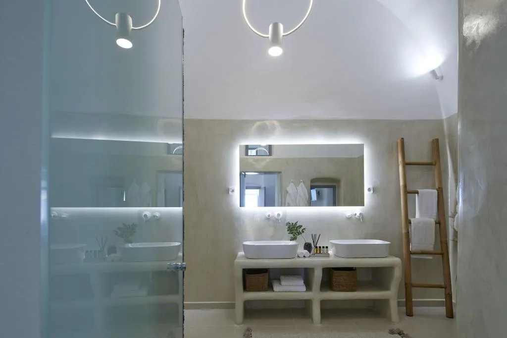 SUITE WITH PRIVATE POOL Room, You And Me Suites, Santorini