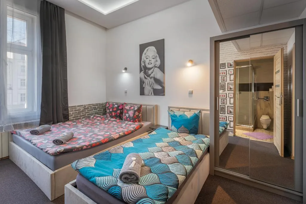 TRIPLE STANDARD Room, 70s Guest room, Krakow