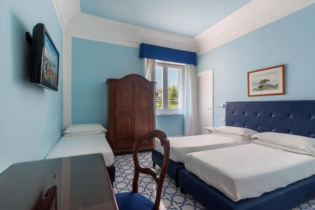 TRIPLE ECONOMY Room, Hotel Mignon, Naples