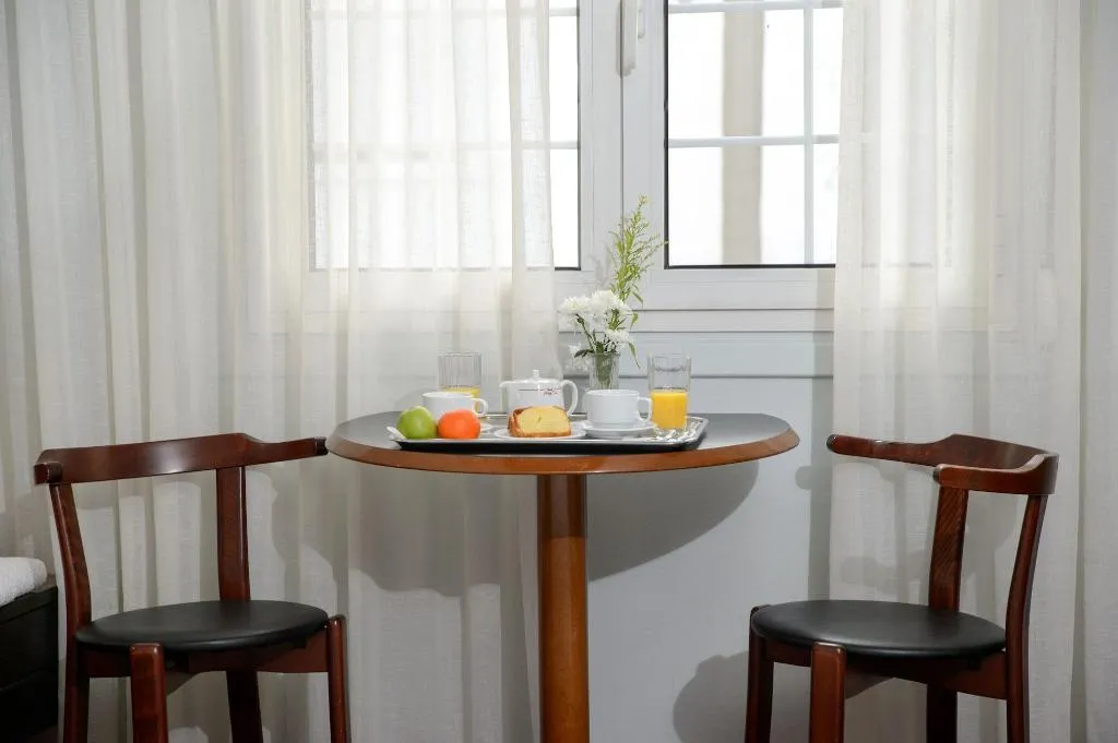 Room, Victory Inn, Athens