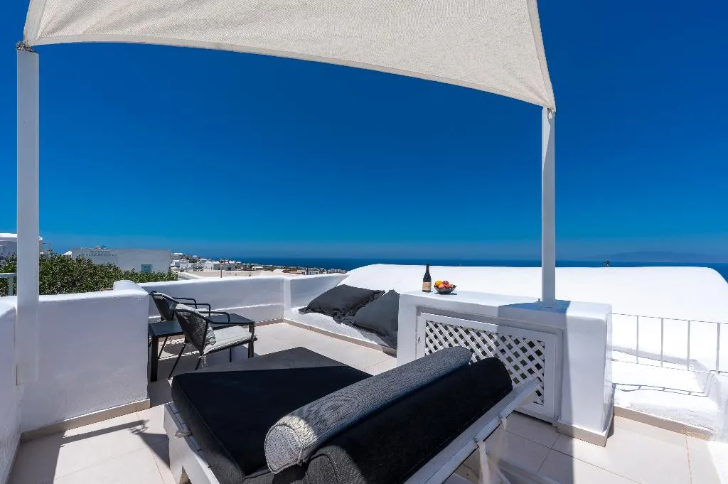 SUITE WITH JACUZZI Room, Sole D'Oro Luxury Suites, Santorini