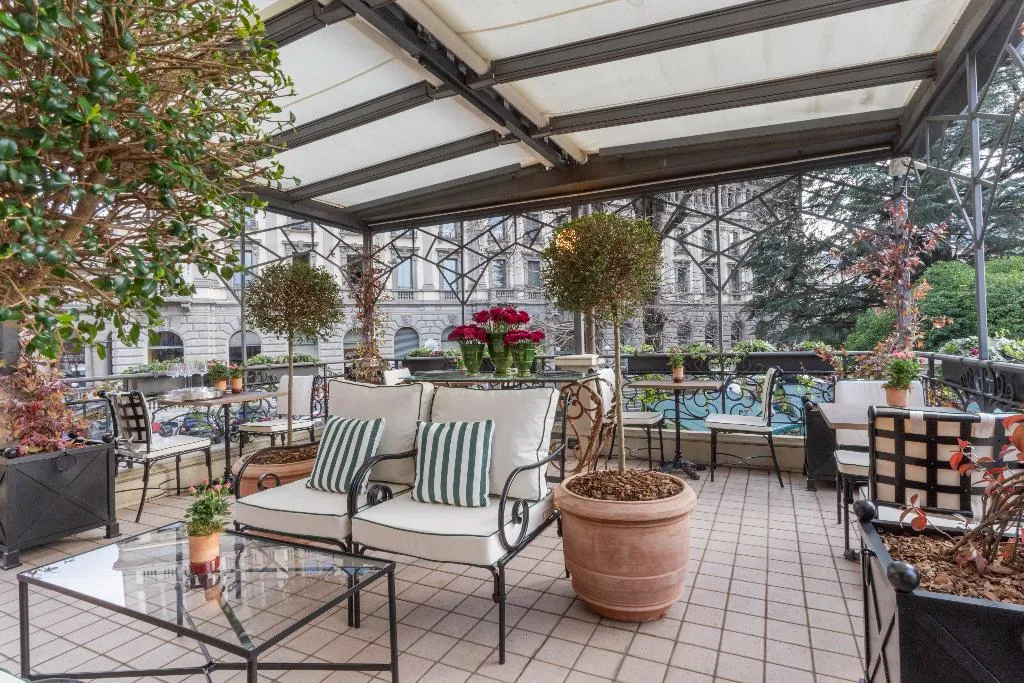 Bar, Palace Hotel Lake Como, Milan