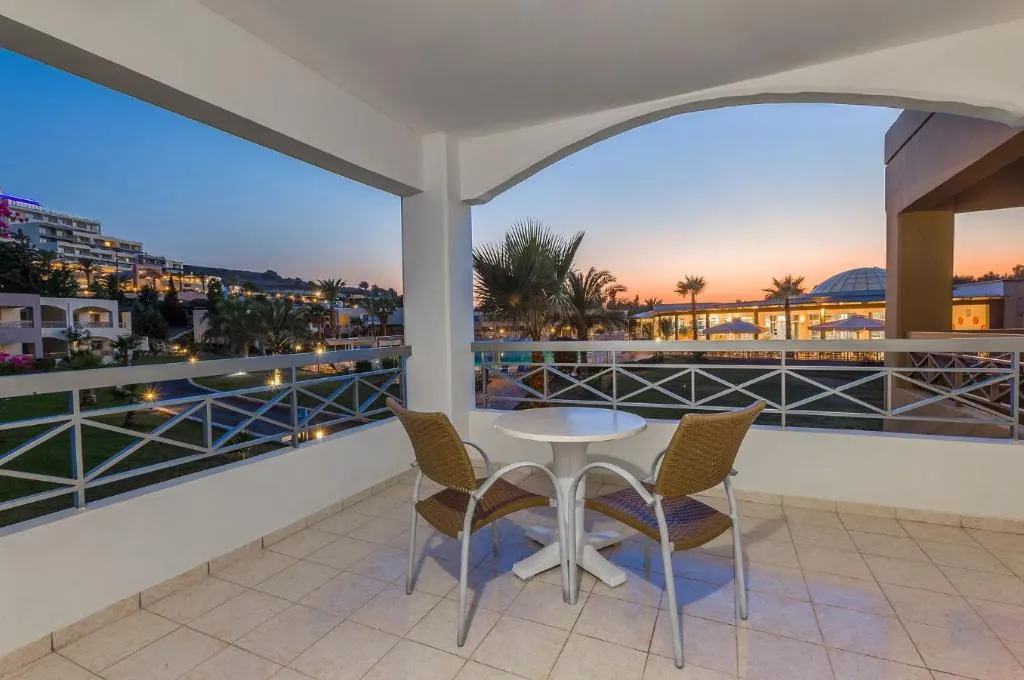 JUNIOR SUITE STANDARD Room, Kipriotis Maris Suites, Kos