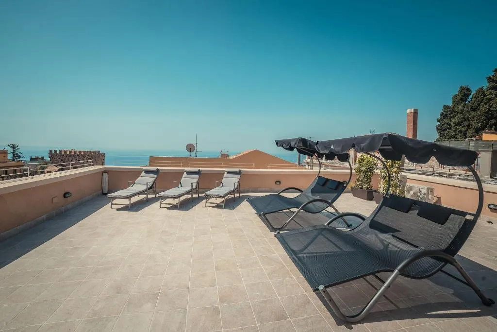 Terrace, Hotel Casa Adele, Taormina