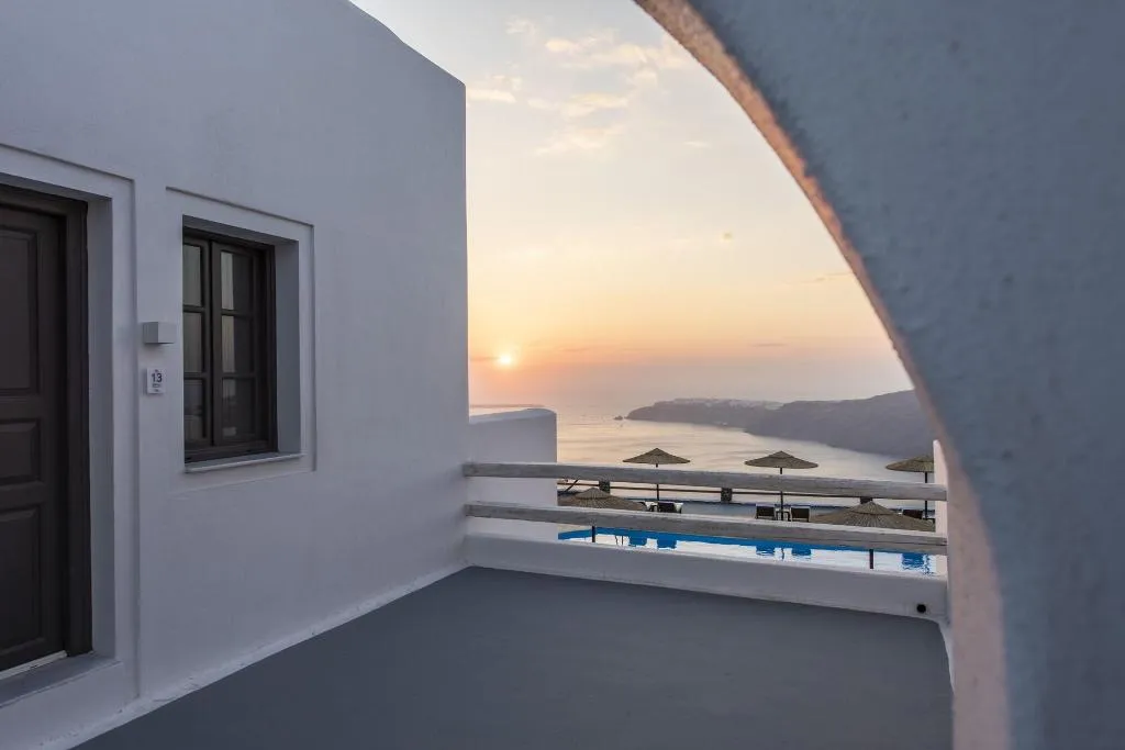Sports and Entertainment, Caldera Memories, Santorini