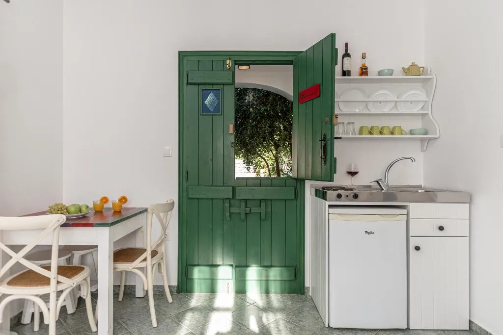 FAMILY ROOM DELUXE WITH TERRACE Room, Palatiana Agriturismo - Philoxenia Cottages, Crete