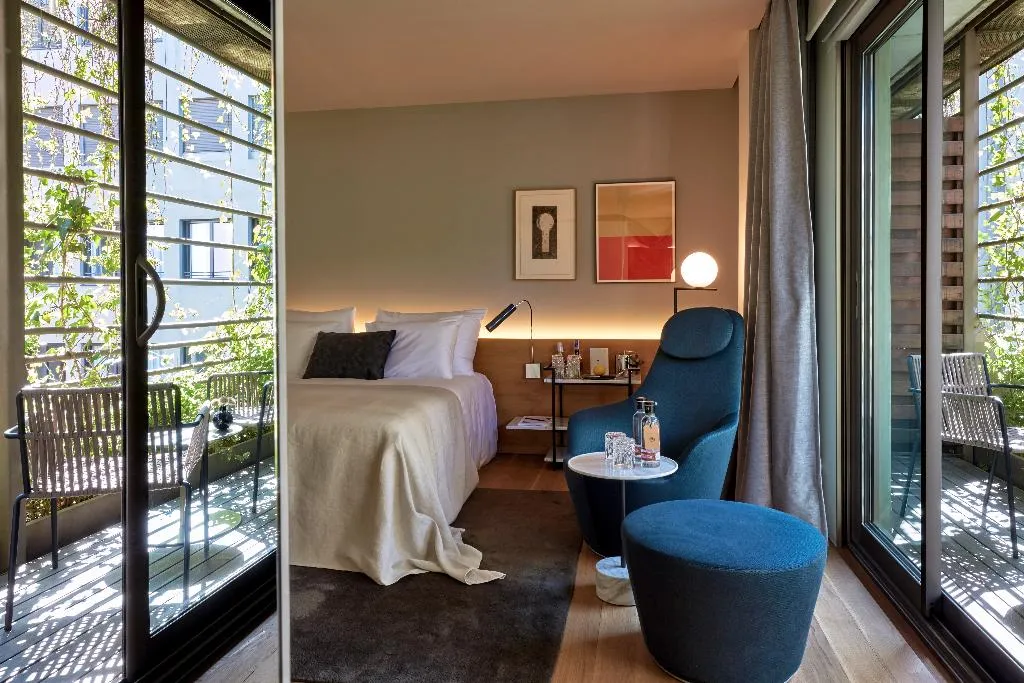 DOUBLE DELUXE CITY VIEW Room, Sir Victor Hotel part of Sircle Collection, Barcelona