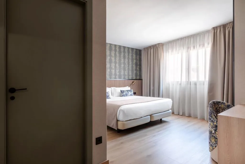 Double or Twin STANDARD Room, Acta Piramides, Madrid
