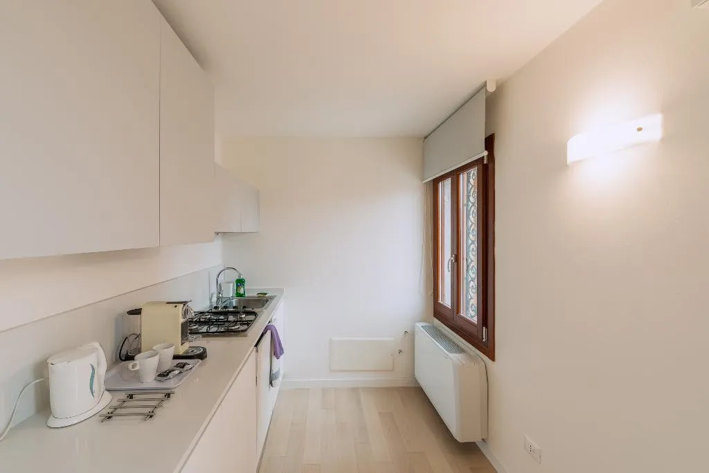 STUDIO WITH BALCONY Room, Charming Palace Corte Del Teatro, Venice