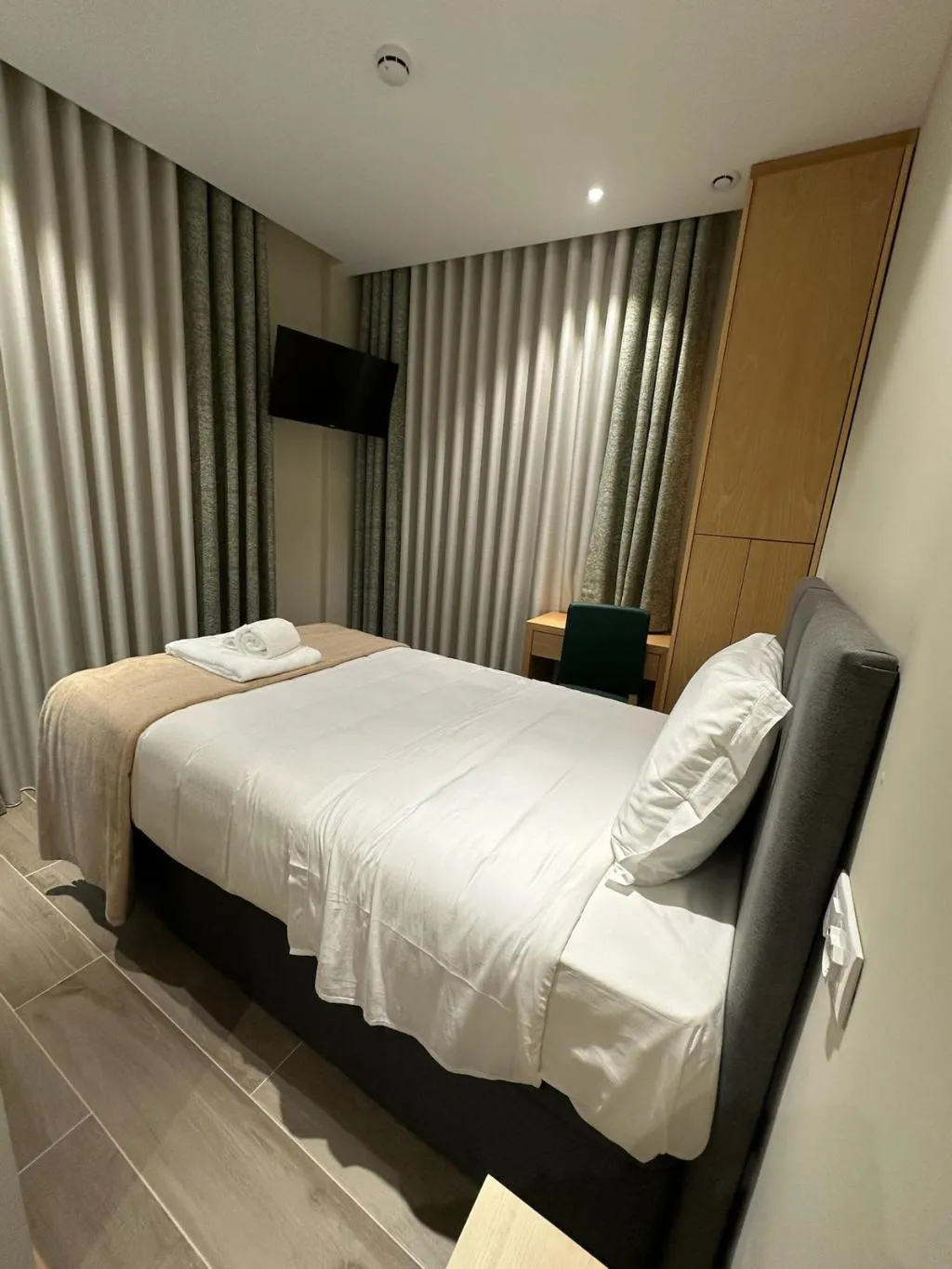 SINGLE STANDARD Room, Oporto Station Hostel & Rooms, Porto