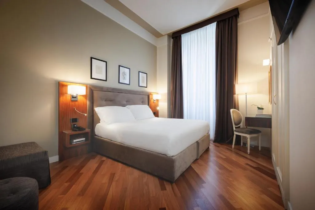 DOUBLE SUPERIOR Room, Embassy, Florence