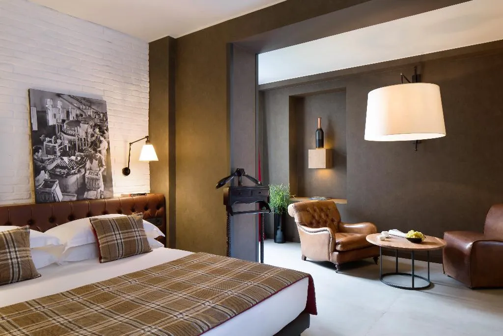 JUNIOR SUITE STANDARD Room, Starhotels Business Palace, Milan