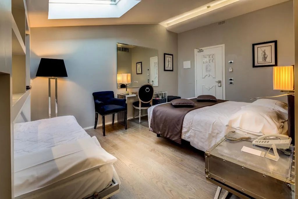 TRIPLE CLASSIC Room, Roma, Florence