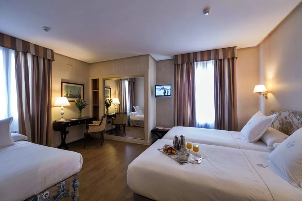Room, Principe Pio, Madrid
