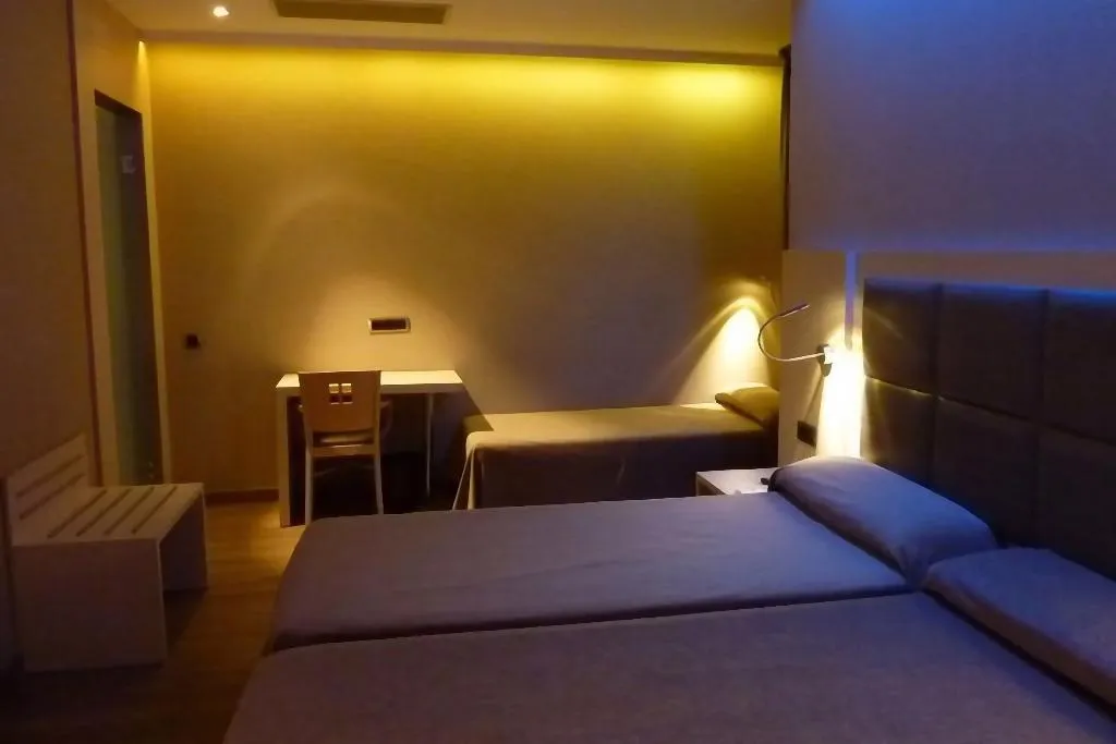 TRIPLE STANDARD Room, Barcelona House, Barcelona