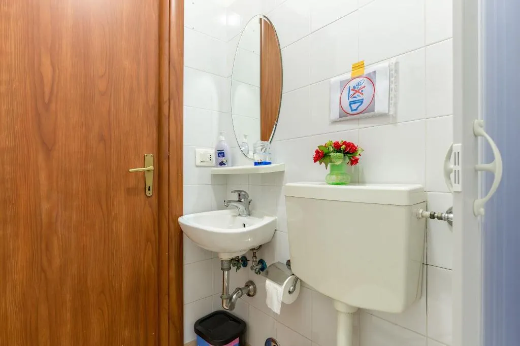 Room, Do Domus, Naples