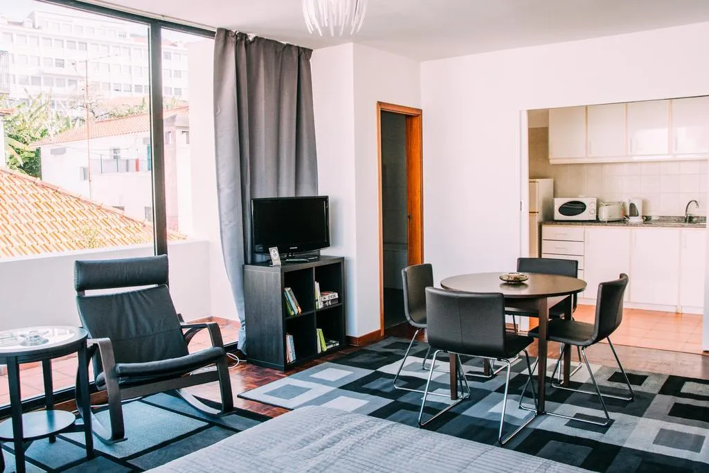 STUDIO SEA VIEW Room, Arts In Apartments Pina, Madeira