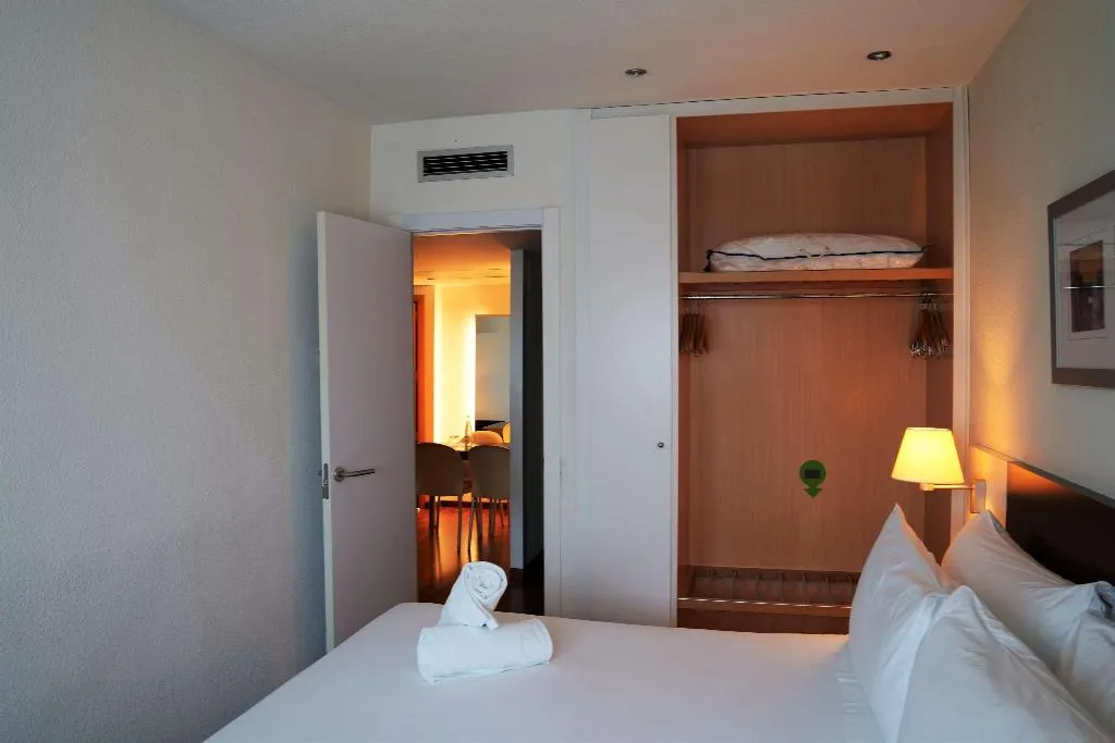 Room, Port Valencia Feria, Valencia