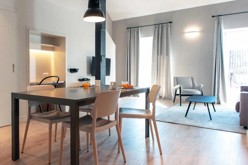 APARTMENT DUPLEX Room, MH Apartments Central Madrid, Madrid