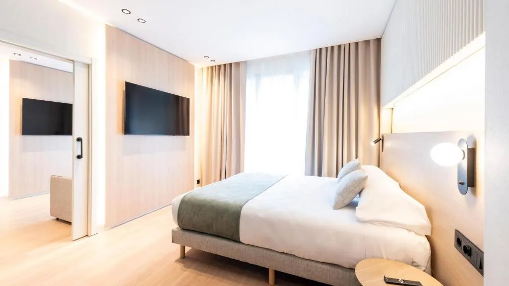 SUITE WITH TERRACE Room, Aparthotel Atenea Calabria, Barcelona