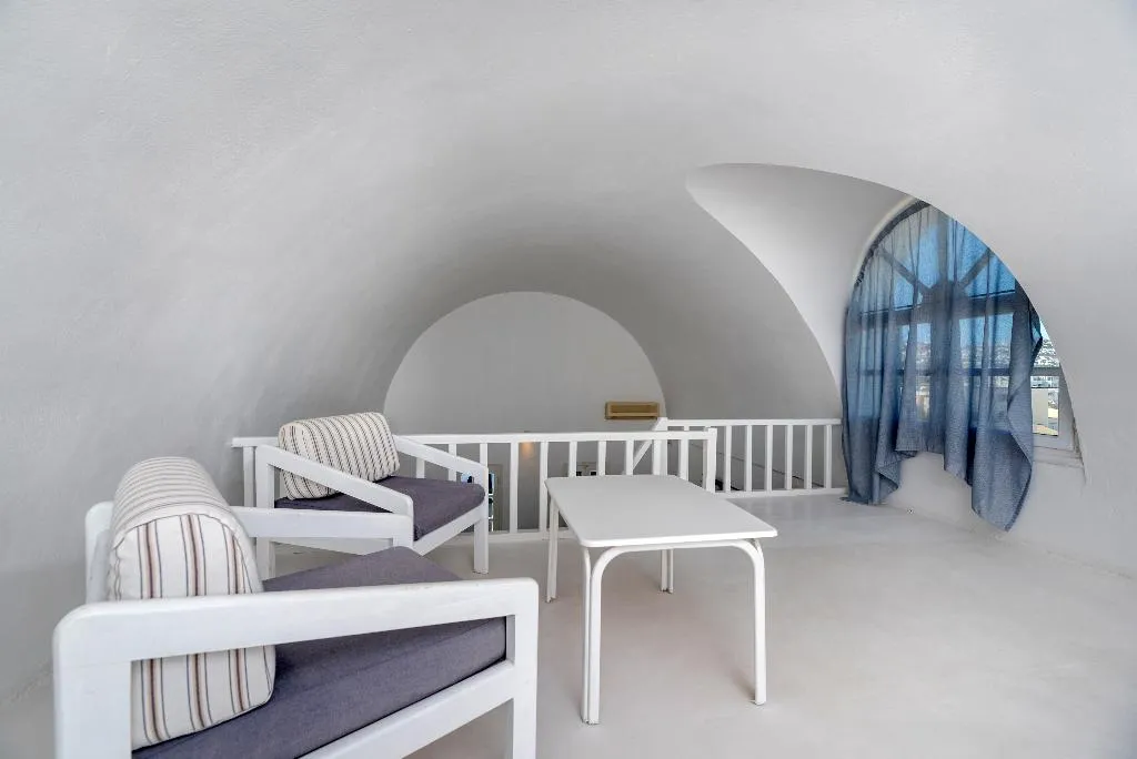 SUITE GRAND Room, Maistros Village, Santorini