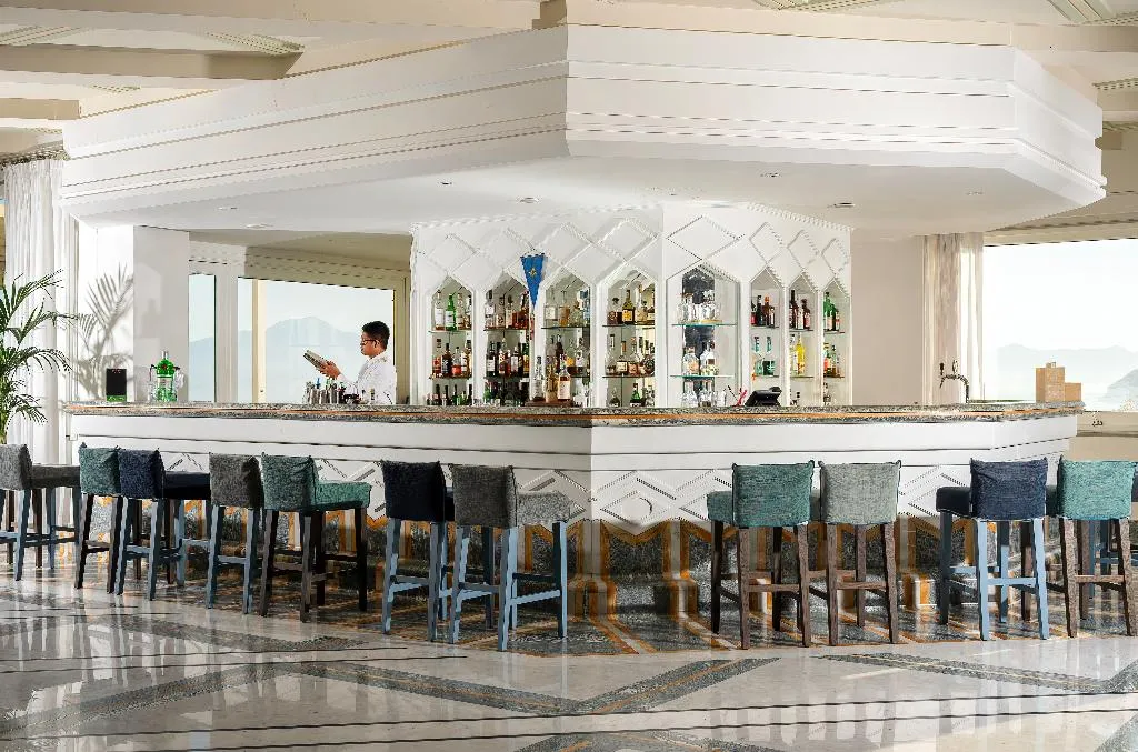 General view, Grand Hotel Vesuvio, Naples