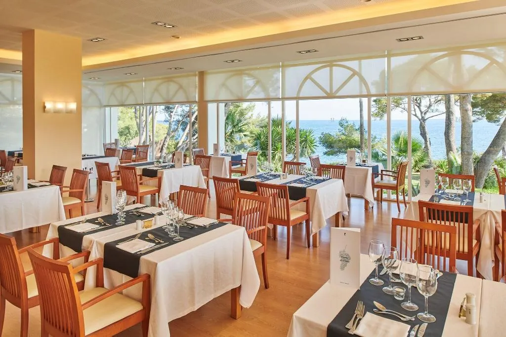 Restaurant, Hipotels Eurotel Punta Rotja, Majorca