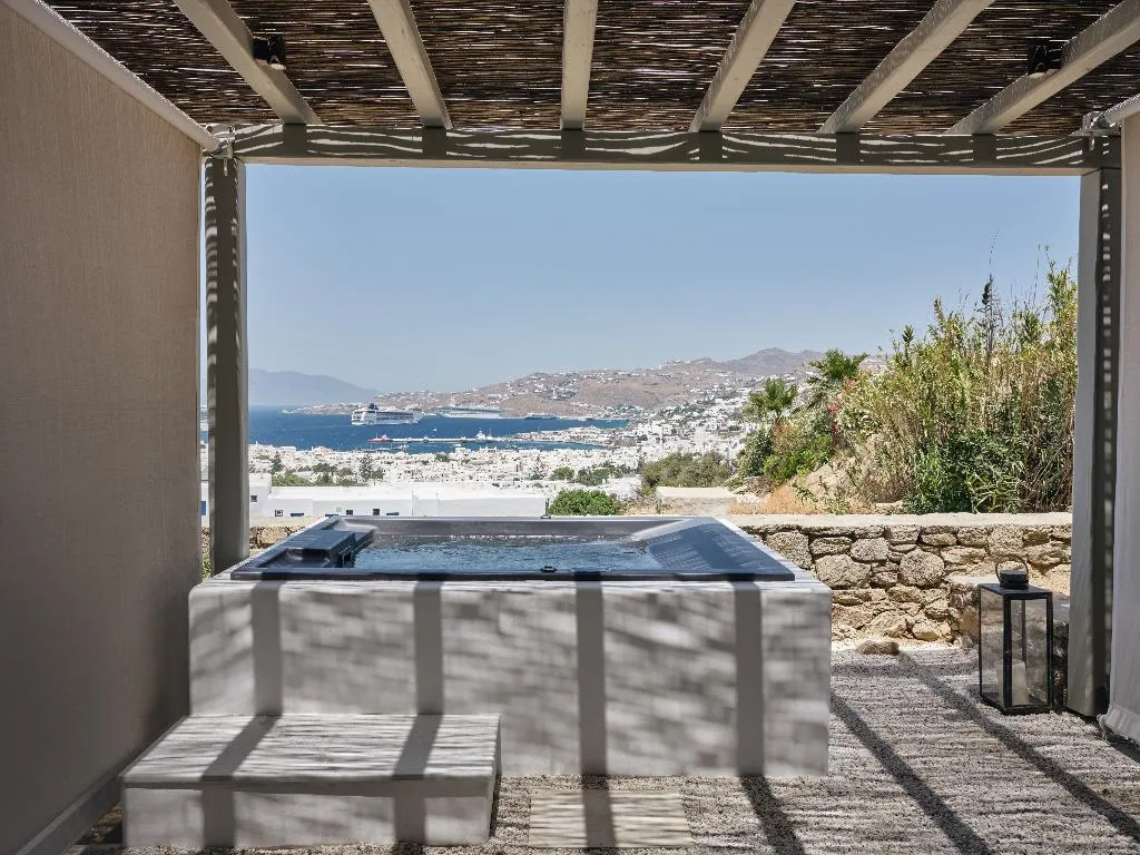 SUITE WITH JACUZZI Room, Belvedere Hilltop Complex Rooms & Suites, Mykonos