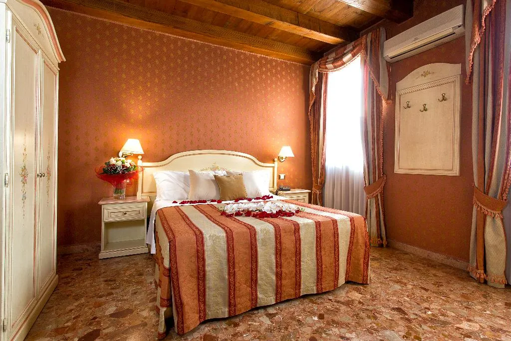 Double or Twin COMFORT Room, Hotel Conterie, Venice