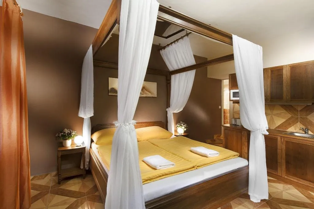 Room, Penzion V Roklích, Prague