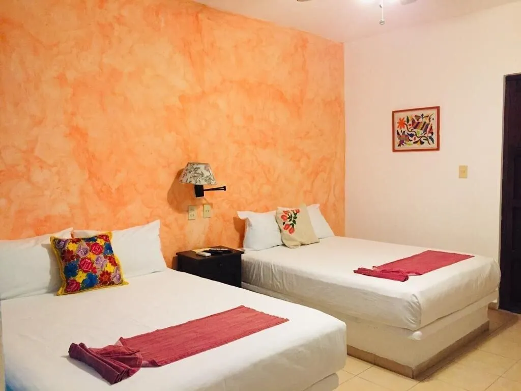 DOUBLE TWO DOUBLE BEDS Room, Casa de las Flores, Playa Del Carmen