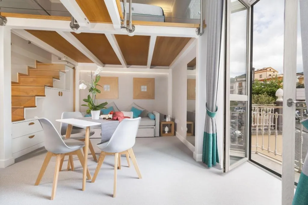 APARTMENT QUEEN SIZE BED Room, La Piazzetta Sorrento, Naples