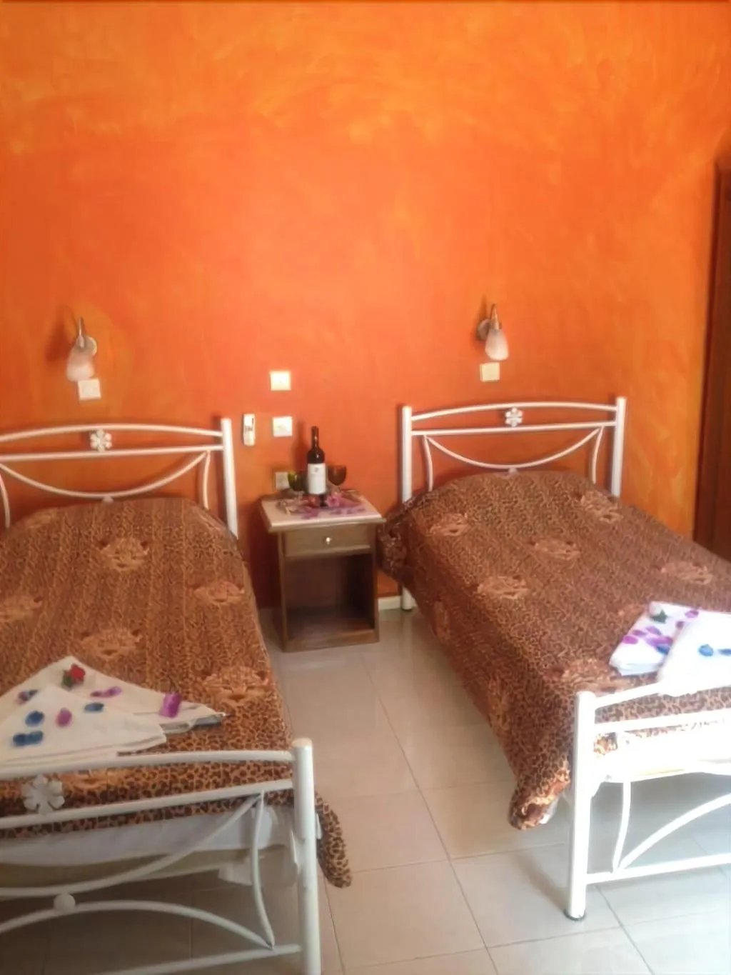Room, Thirasia, Santorini