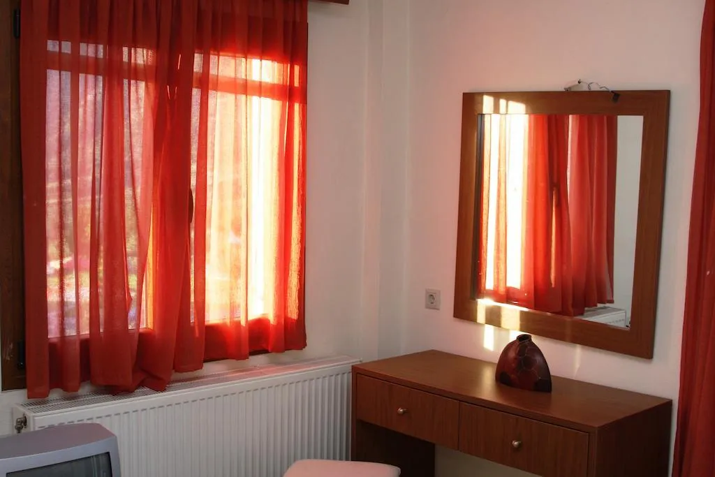 APARTMENT WITH DOUBLE BED Room, Nisi Apartments, Crete