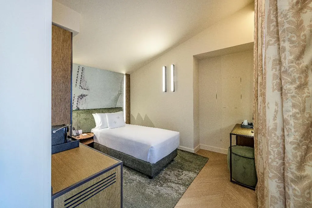 SINGLE CAPACITY 1 Room, Palazzo Montebello, Florence