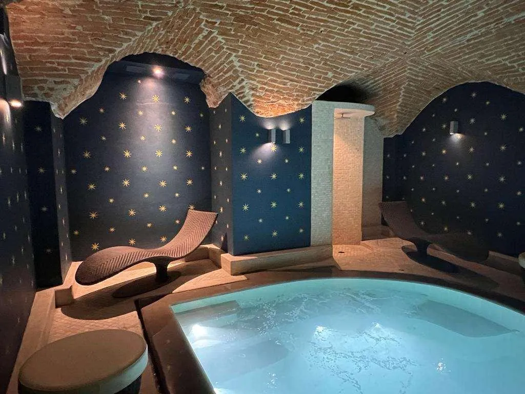 Sports and Entertainment, Hotel Number Nine, Florence
