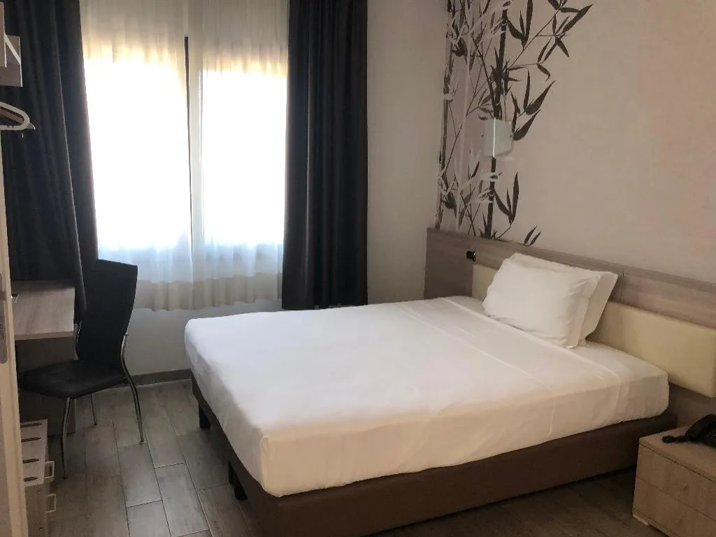 Room, Nuova Mestre, Venice