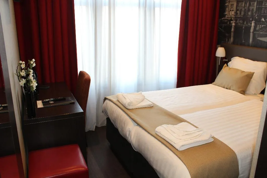 TWIN DELUXE Room, Royal Amsterdam Hotel, Amsterdam