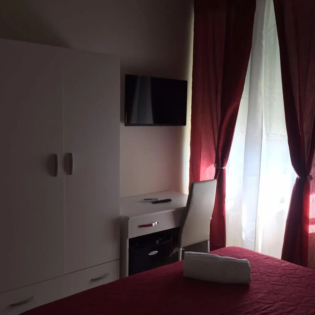 Room, B B Metropolitan, Naples