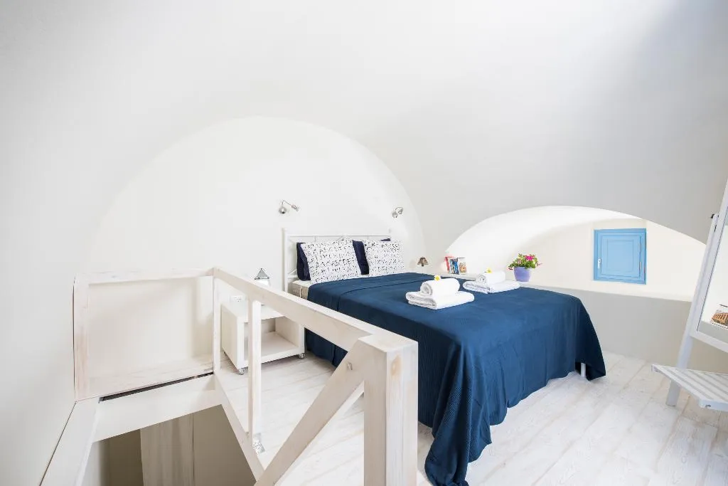SUITE HONEYMOON Room, Fava Eco Suites, Santorini