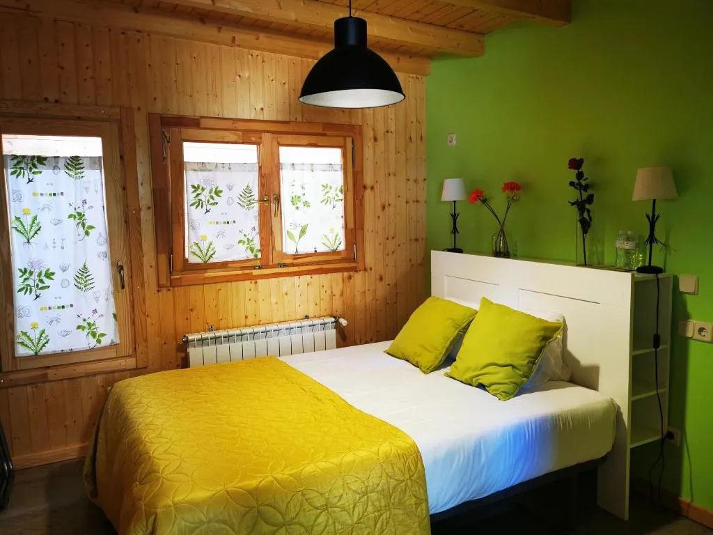 Room, Huerto San Antonio, Madrid