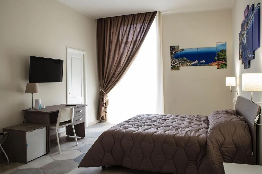 Room, B&B La Dimora del Conte, Naples