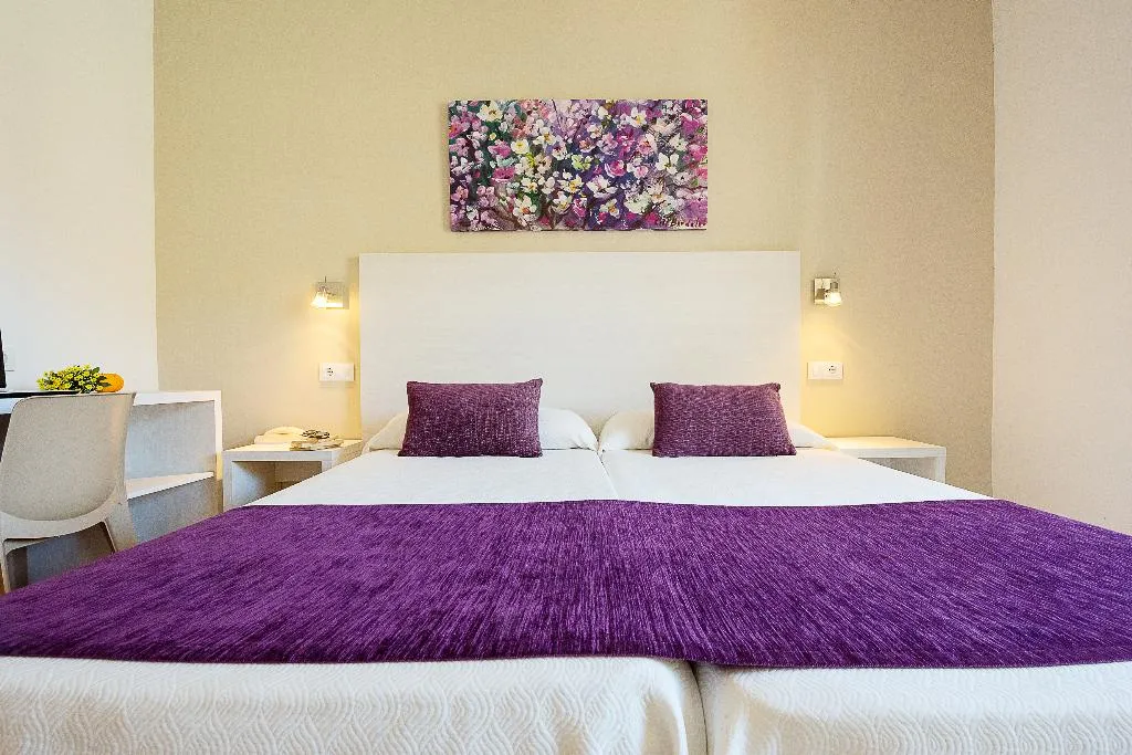 Double or Twin WITH BALCONY Room, Flor los Almendros Hotel, Majorca