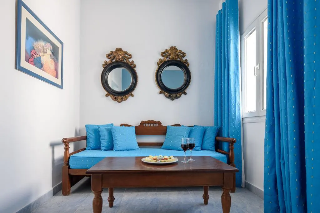 Double or Twin SUPERIOR Room, Alesahne Beach, Santorini